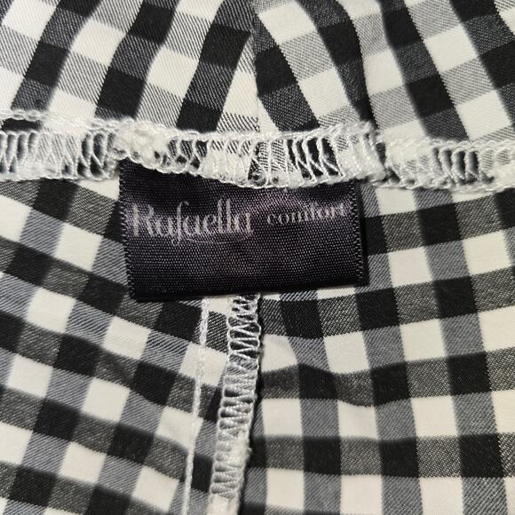 Rafaella Comfort Women's Plaid Shorts Black and White Size 16 - Picture 4 of 6